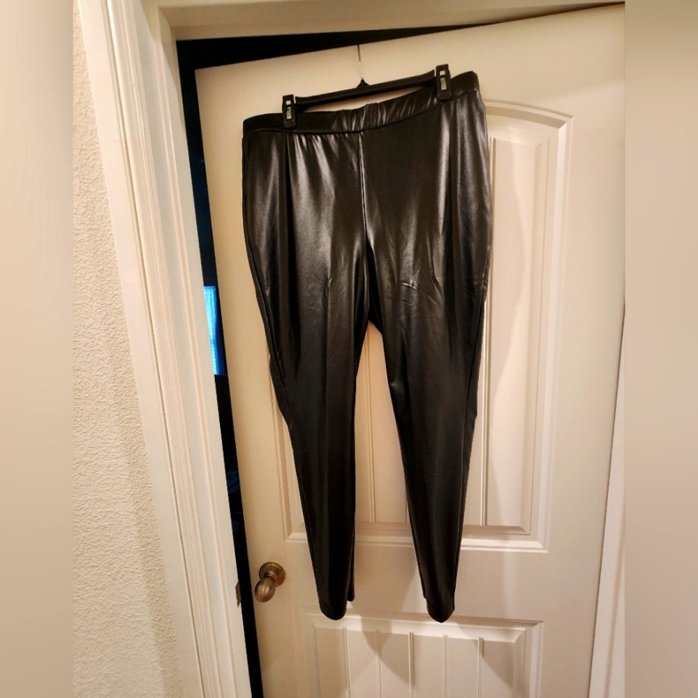 Eloquii stretch black faux leather leggings size 16